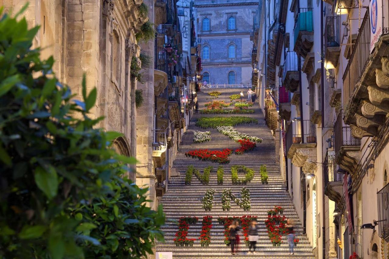 Basilico Apartment Caltagirone Bagian luar foto